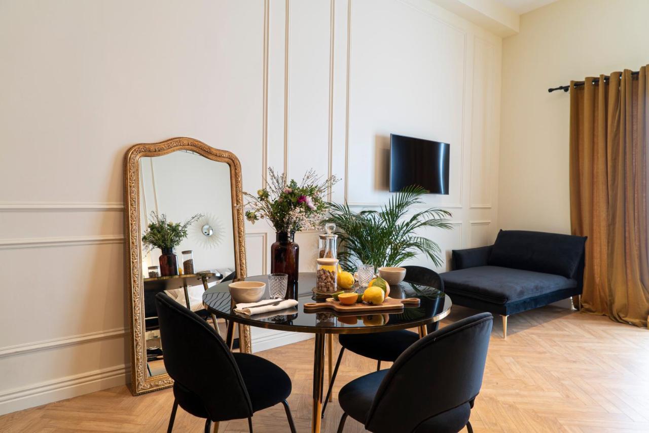 Ocre Apartment